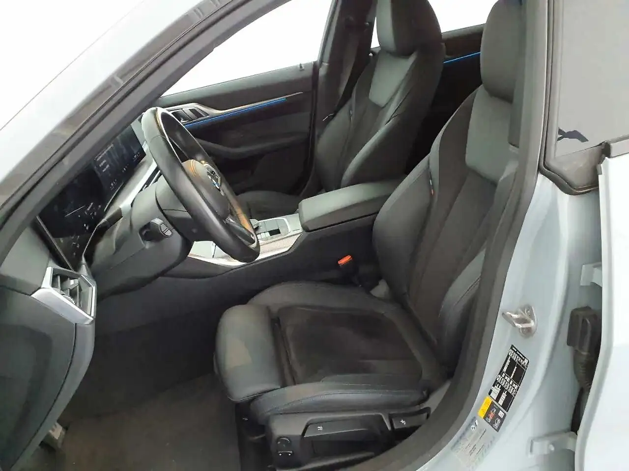 BMW i4 Gran Coupe eDrive40 80,7kWh M-Paket Wärmepumpe LE, миниатюра 11
