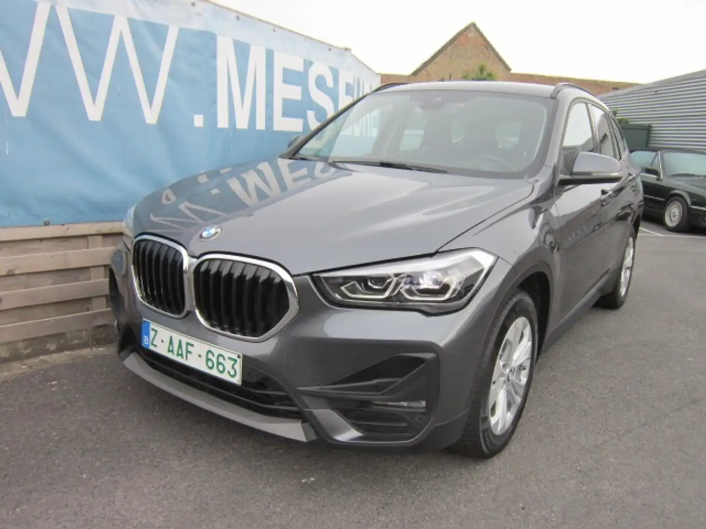 BMW X1 2.5eA xDrive PROF NAVI + LEDER + HEAD UP + DAB Grijs - 2