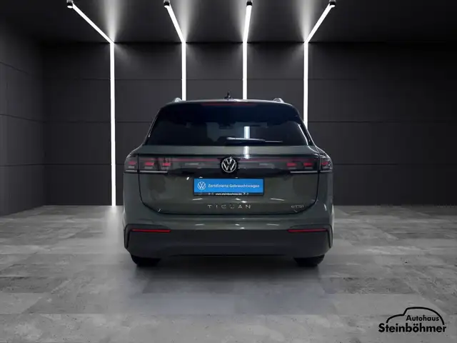 Volkswagen Tiguan view 5