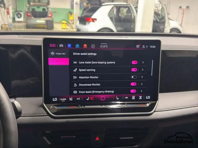 Volkswagen Tiguan view 23