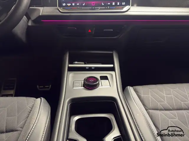 Volkswagen Tiguan view 20
