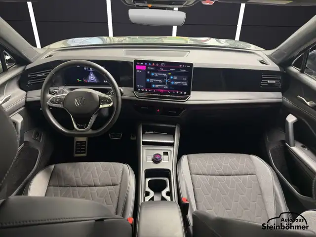 Volkswagen Tiguan view 19