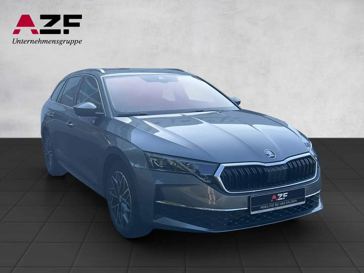 Skoda Octavia Combi 2.0 TDI DSG Selection MATRIX-LED+N Grau - 2