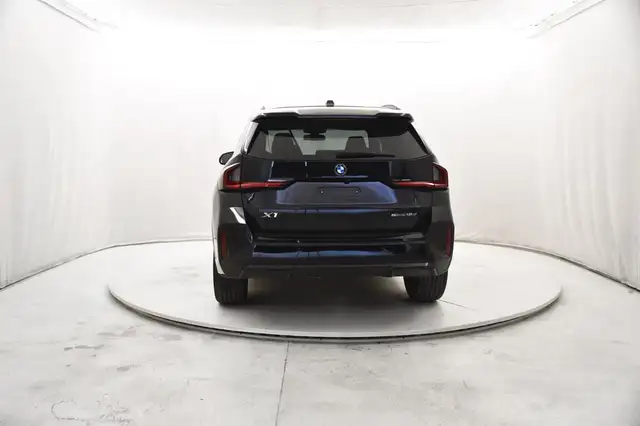 BMW X1 view 4