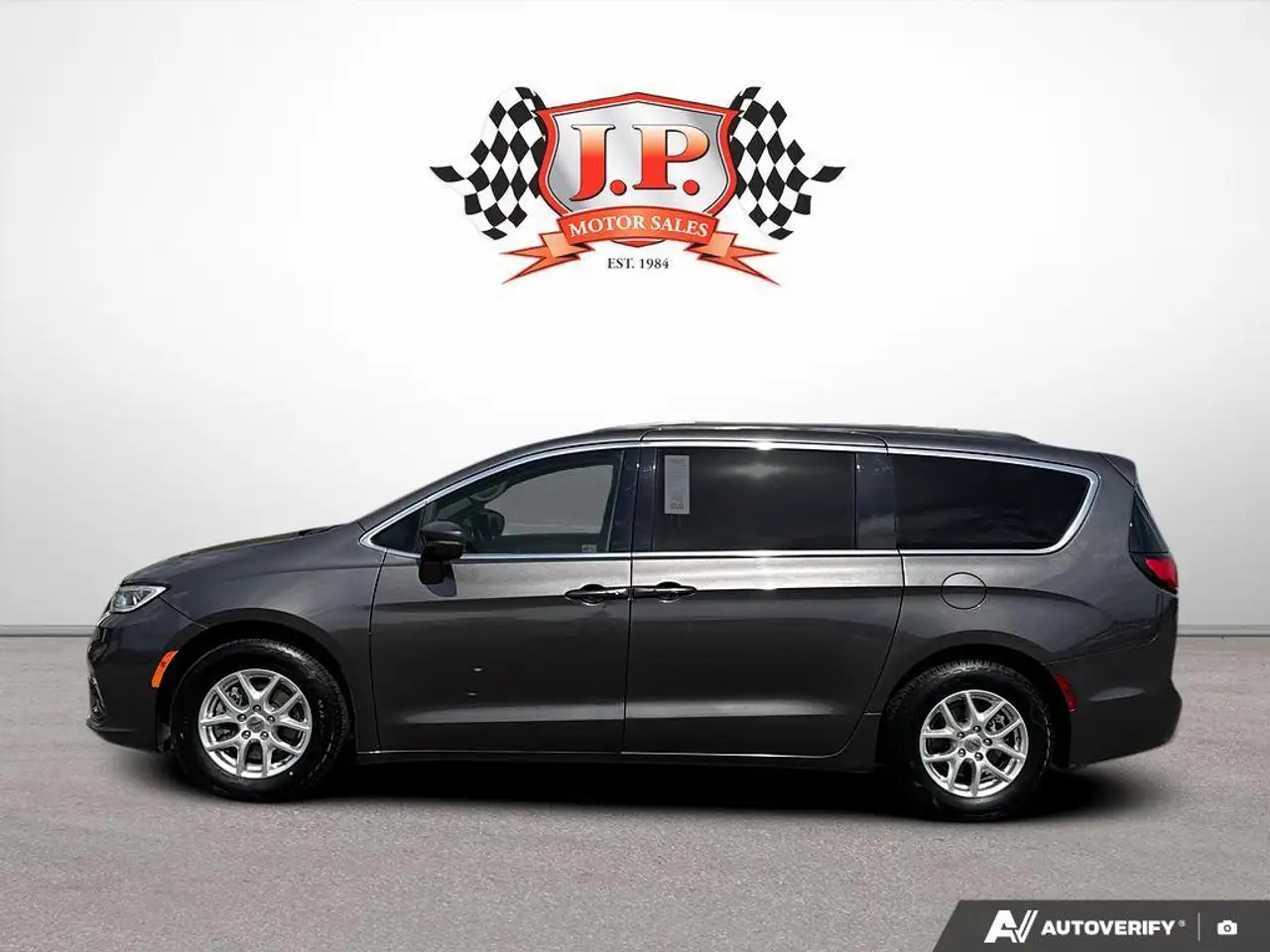 Chrysler Pacifica снимка Chrysler Pacifica