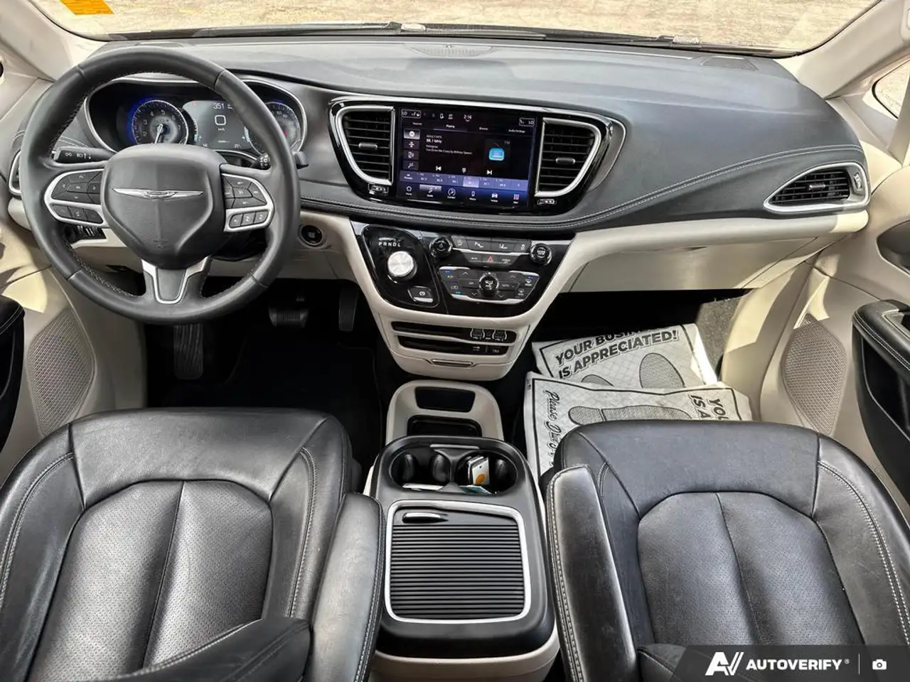 Chrysler Pacifica снимка Chrysler Pacifica