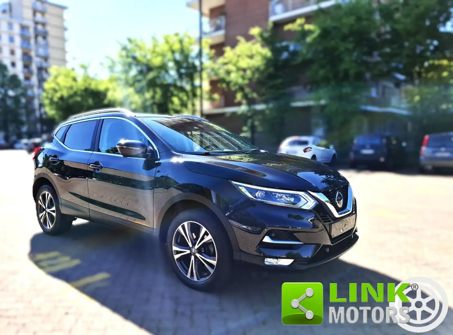 Nissan Qashqai 1.6 dCi 2WD N-Connecta Noir - 1