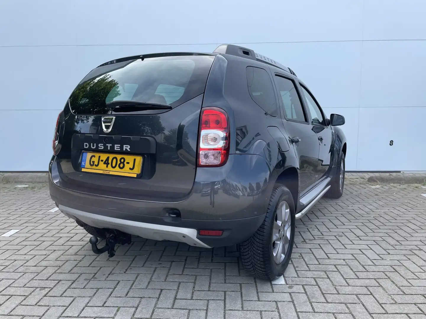 Dacia Duster 1.2 TCe 4x2 10th Anniversary / Trekhaak / Aanhangw Gris - 2