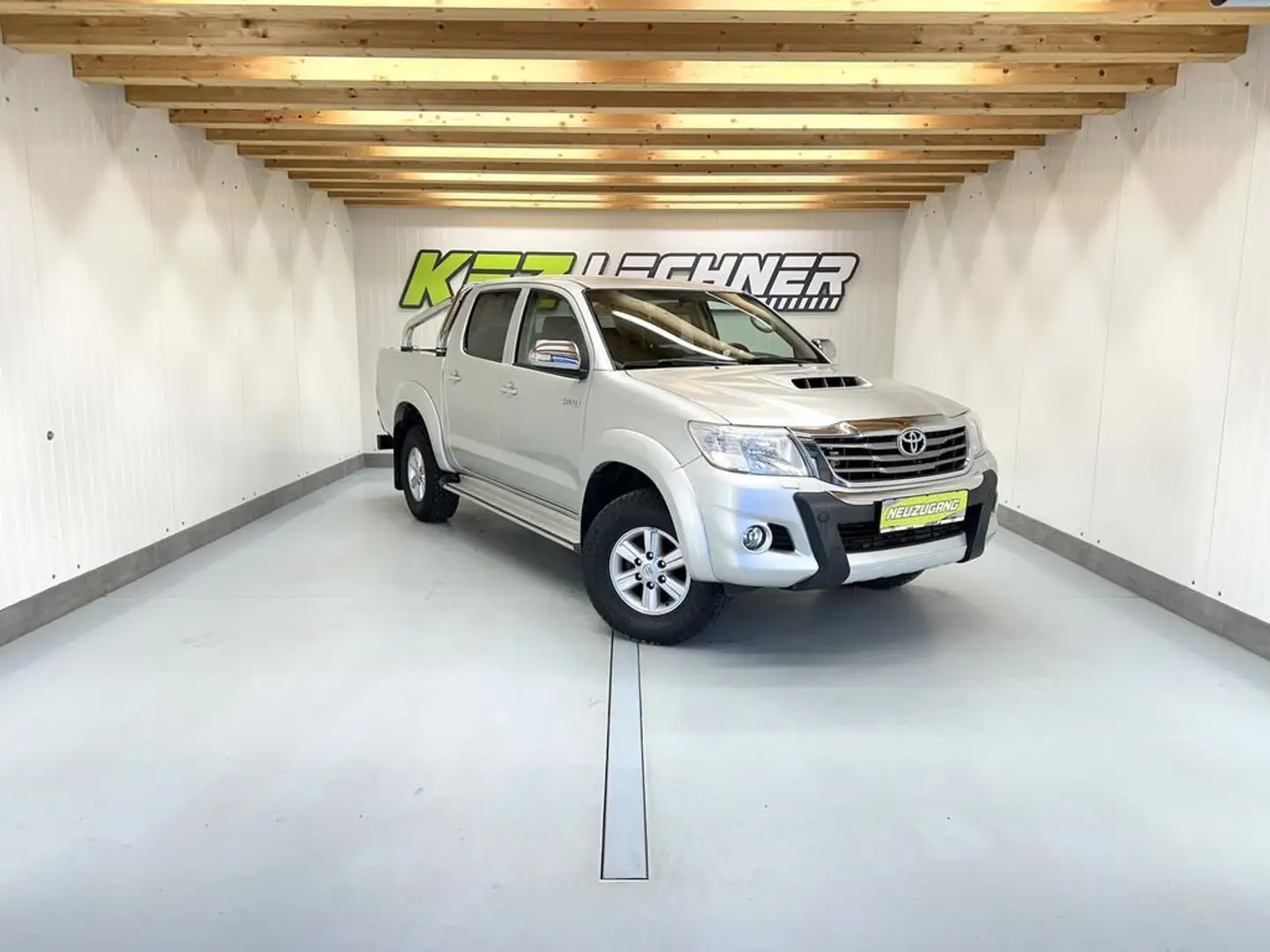 Toyota Hilux Double Cab Life 2,5D 4x4 ''AHK*R-KAM*NAVI'' Silber - 1
