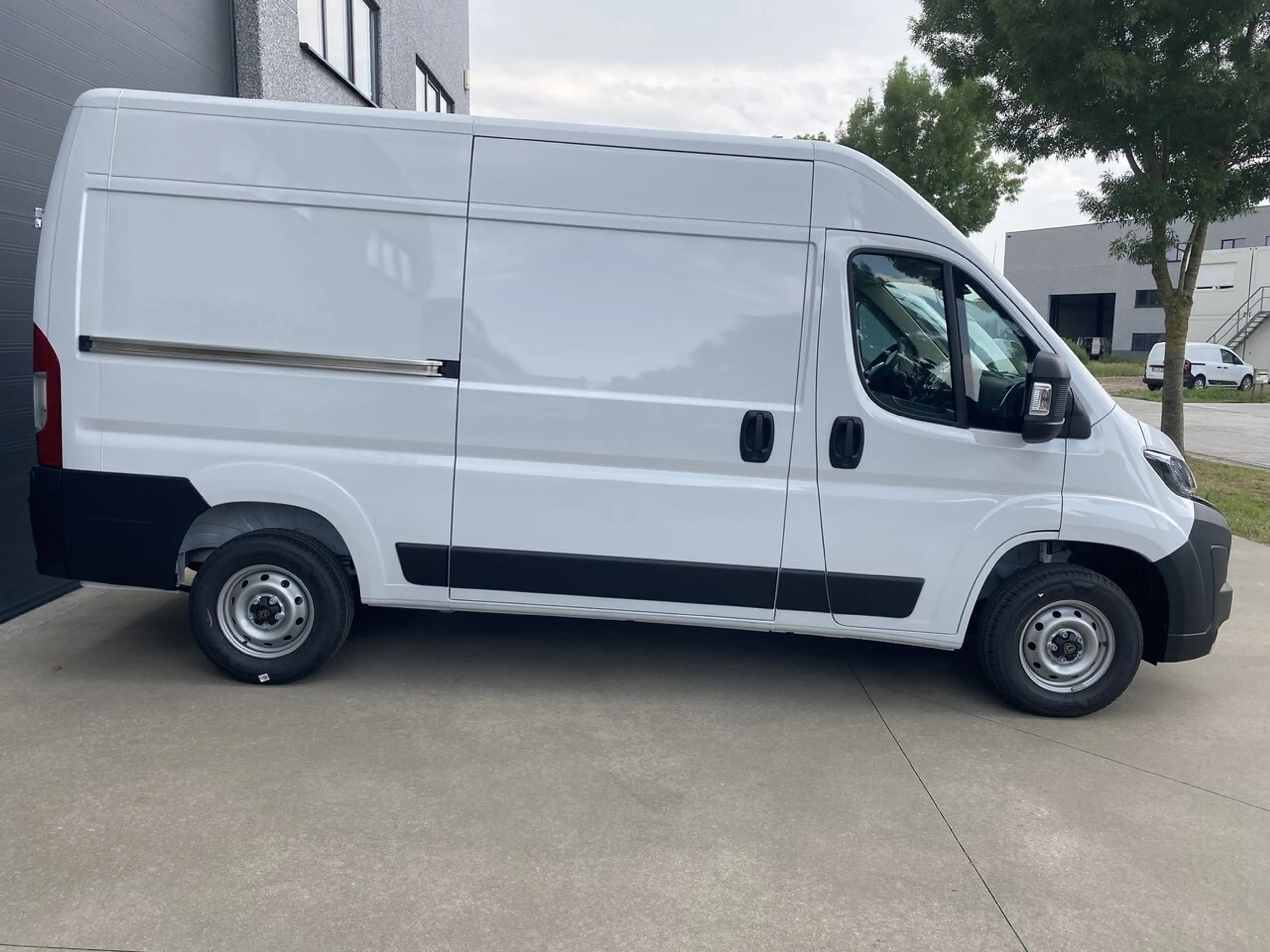 Peugeot Boxer 333 L2H2-nieuw-airco-camera-25500€+BTW — photo 4