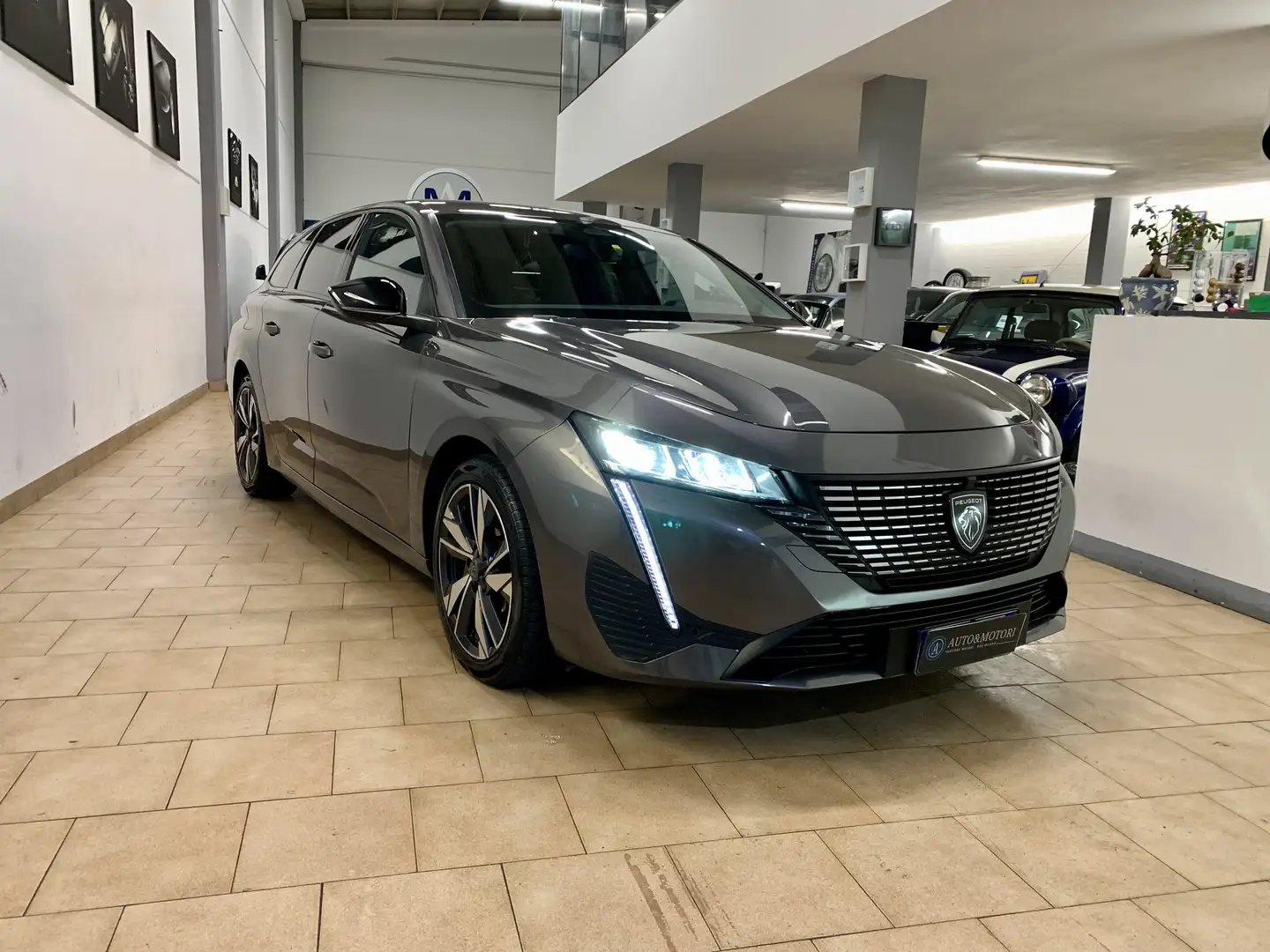 Peugeot 308 308 SW 1.5 bluehdi GT Feline EAT8 pari al nuovo Grau - 2