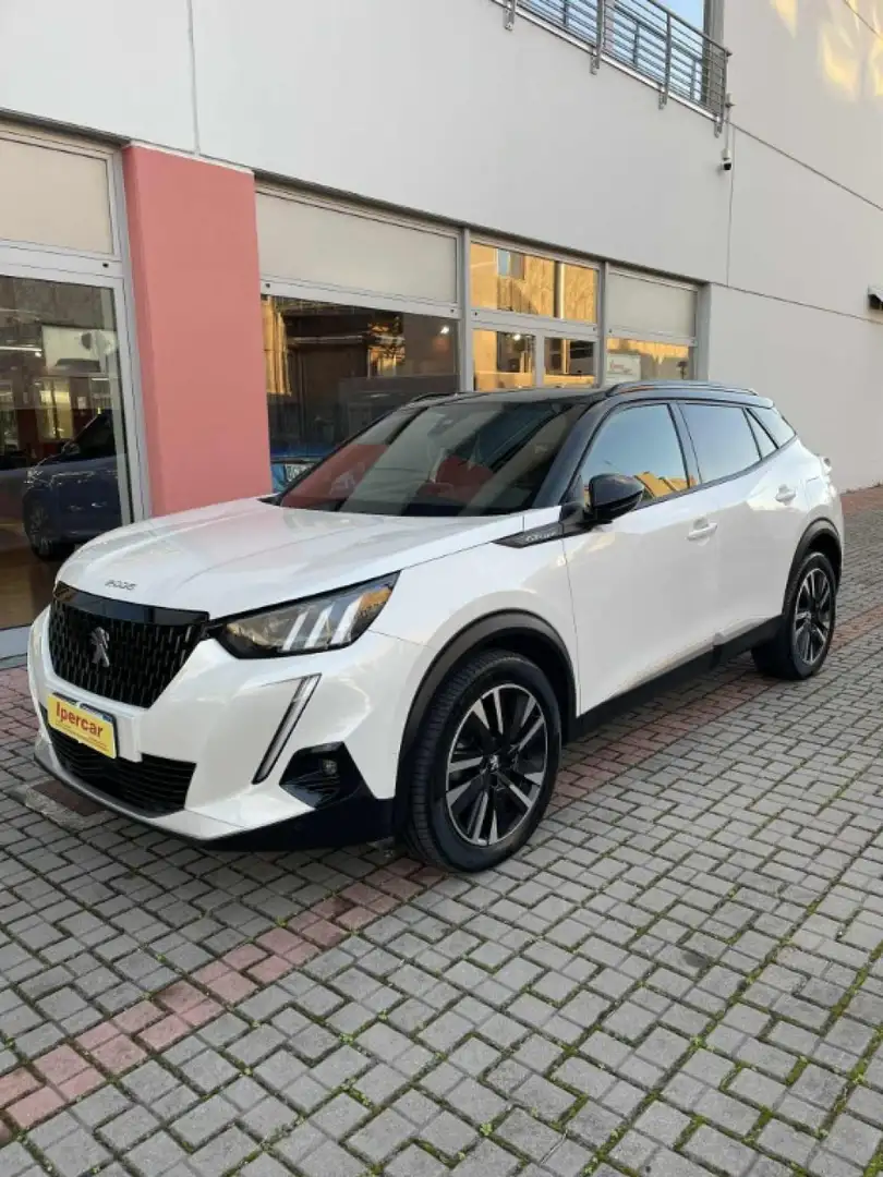 Peugeot 2008 BlueHDi 130 S&S EAT8 GT Line Weiß - 2