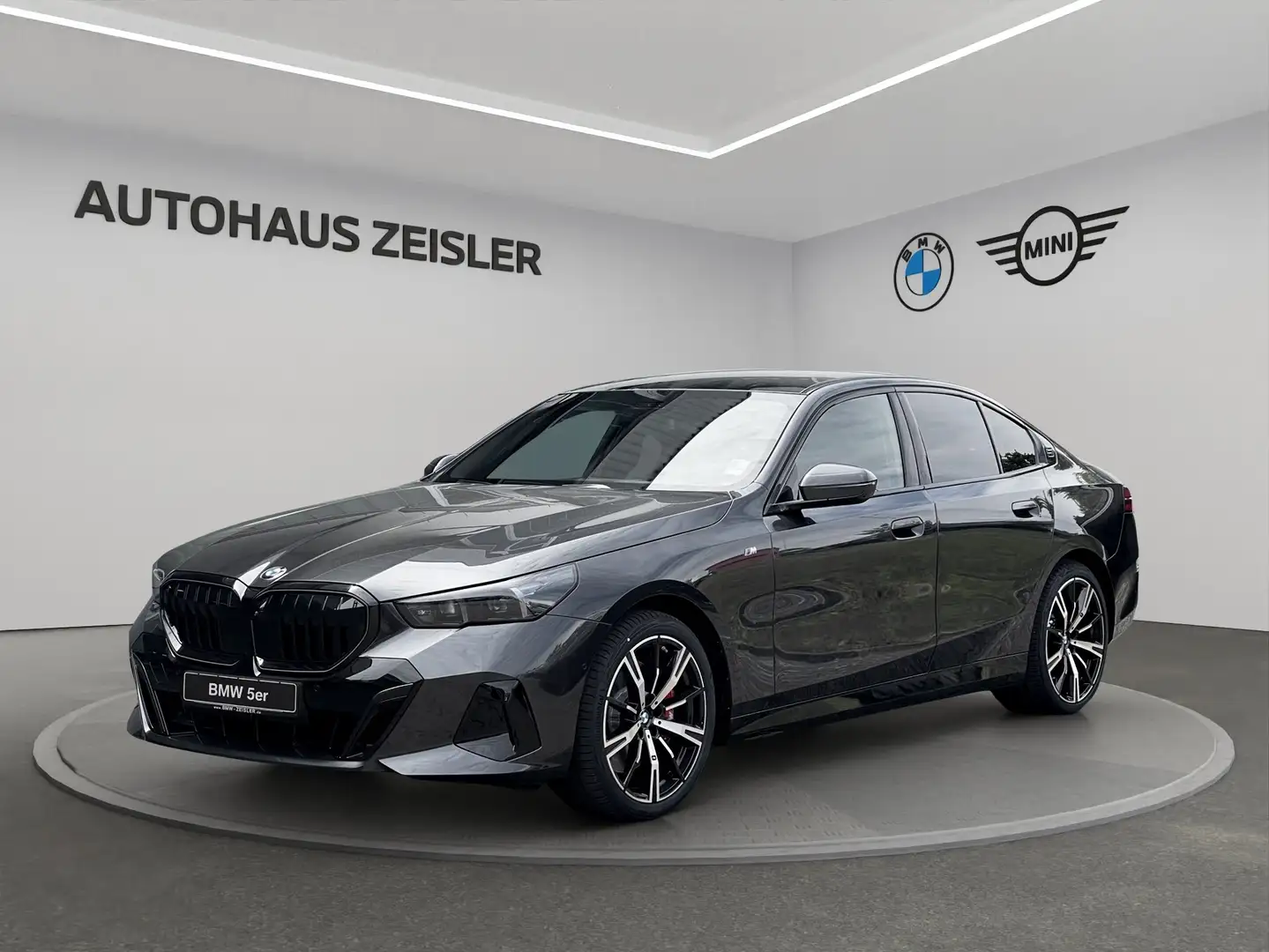 BMW 540 d xDrive M Sport Pro 20"LM AHK Glasdach Standheizu Fekete - 1