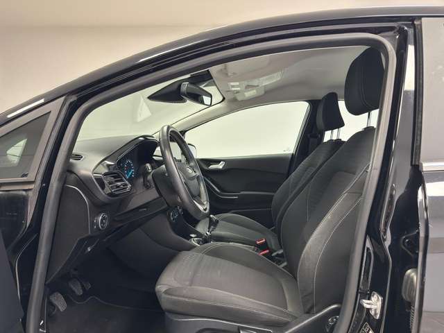 Ford Fiesta — photo 11