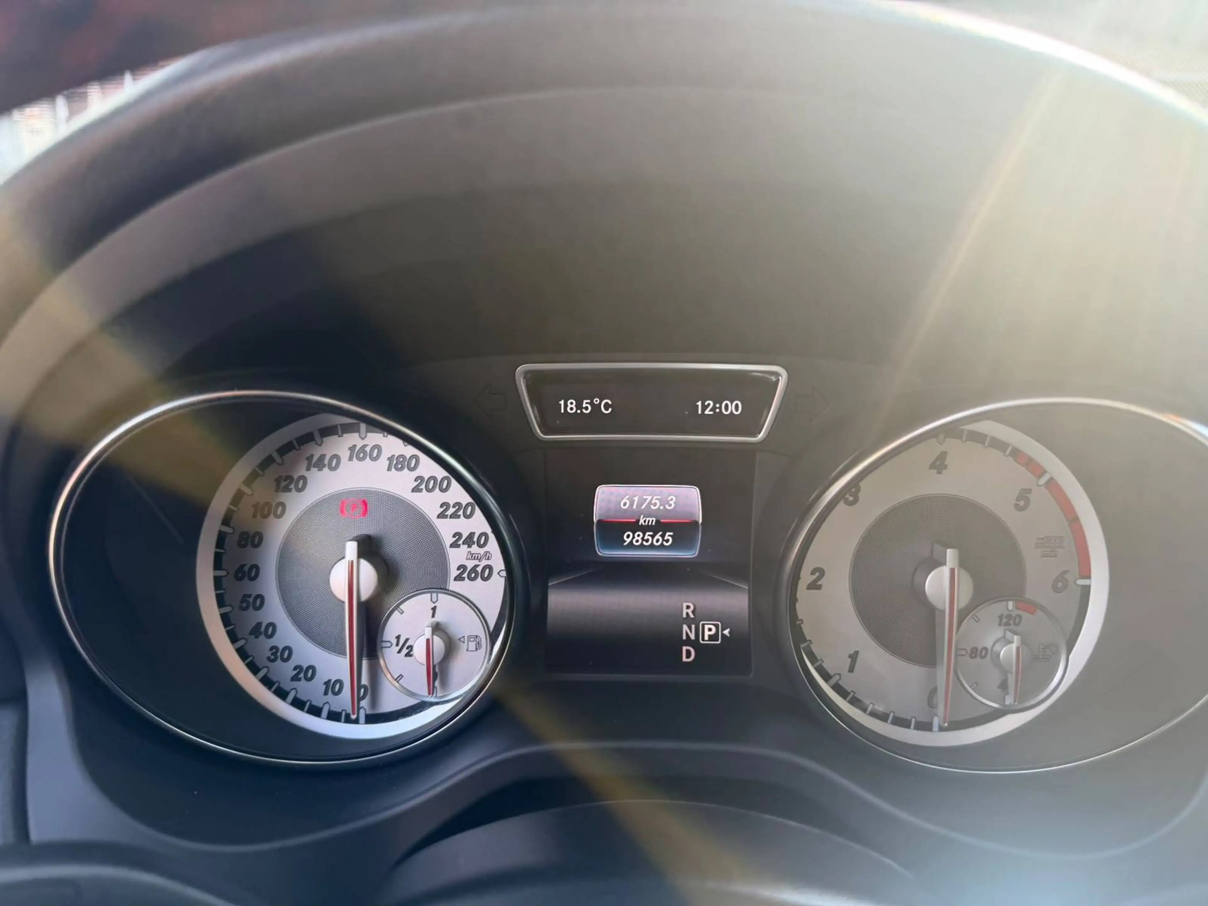 Mercedes-Benz GLA 200 200 d*AMG — photo 9