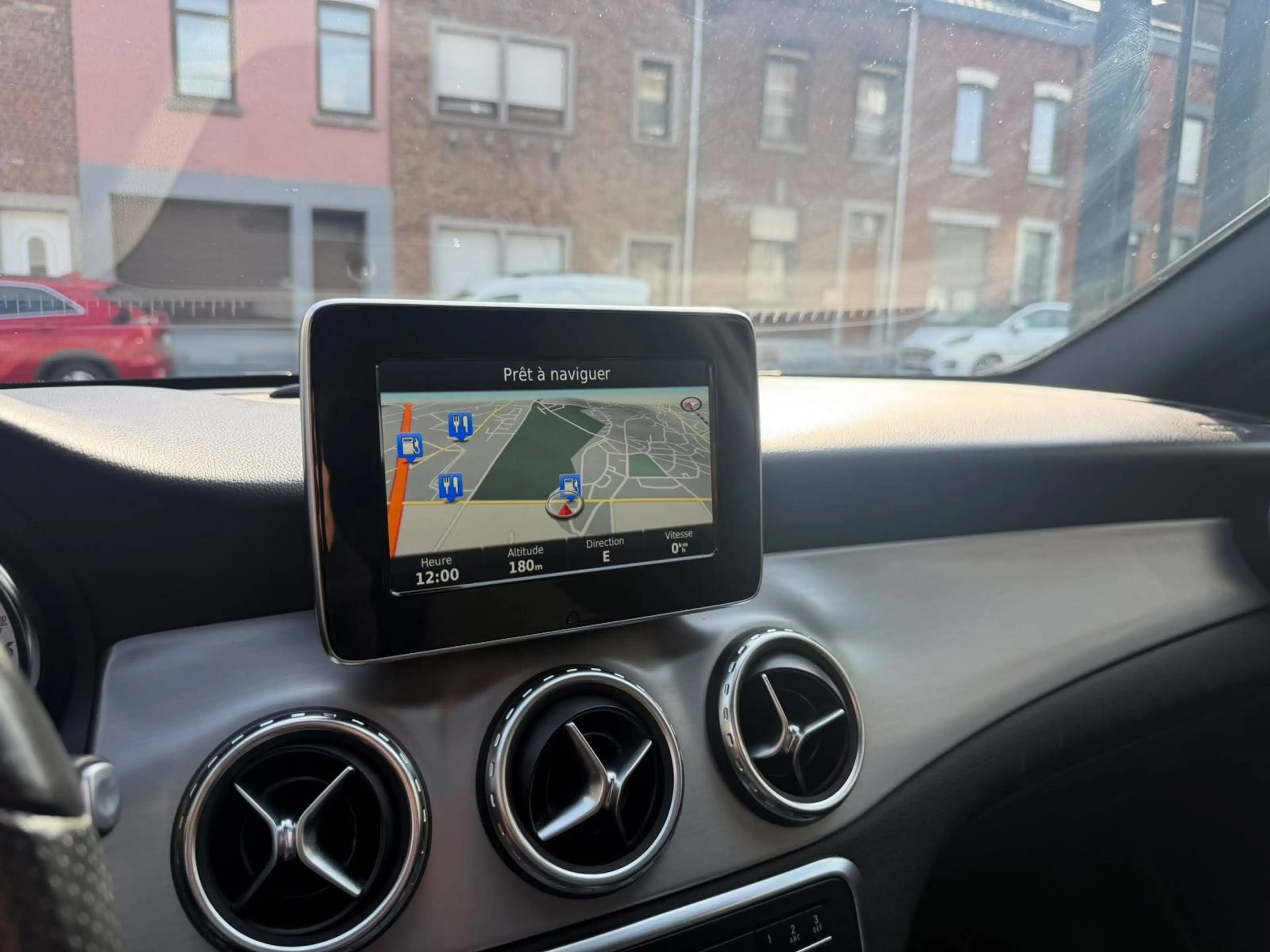 Mercedes-Benz GLA 200 200 d*AMG — photo 10