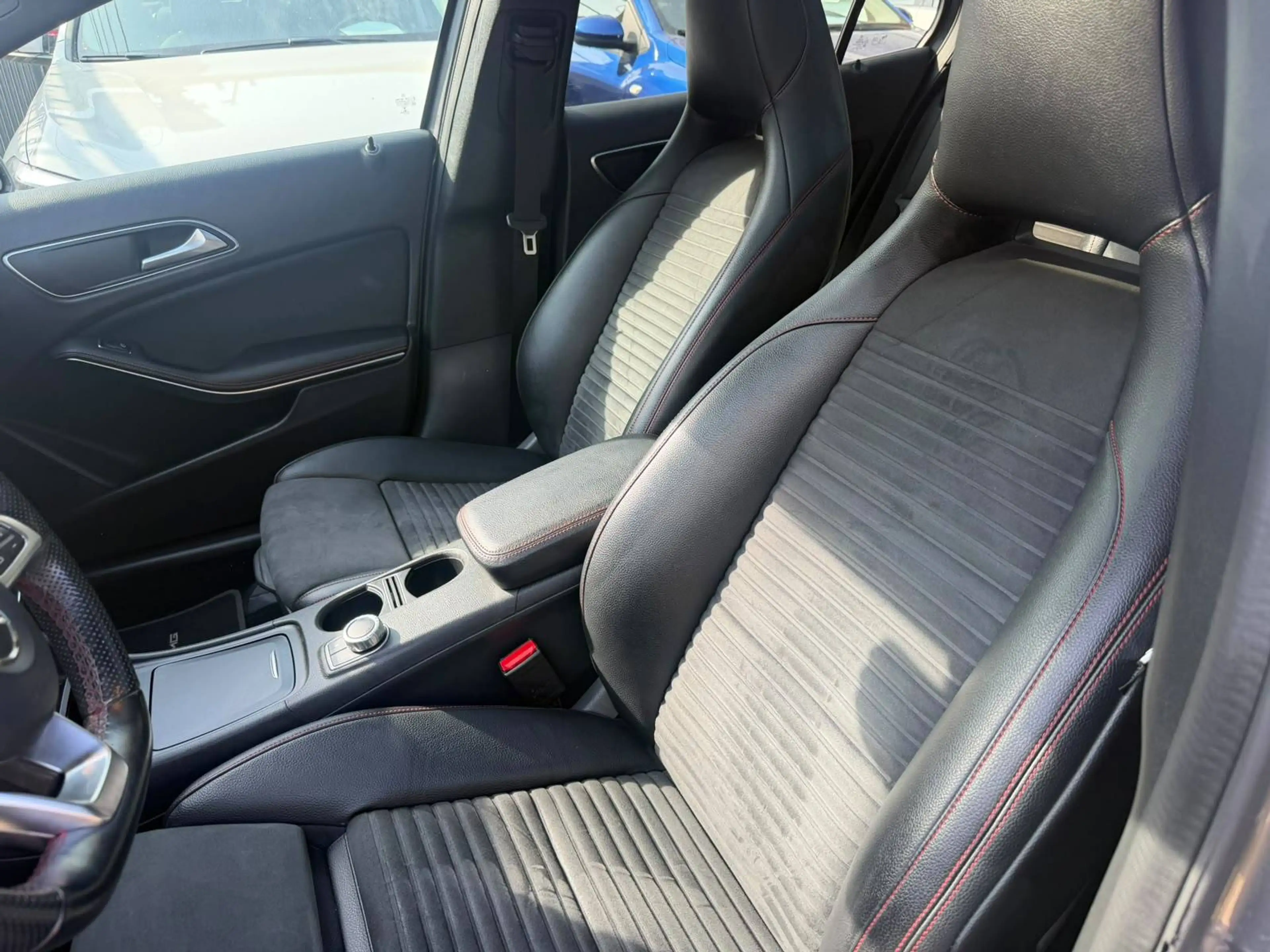 Mercedes-Benz GLA 200 200 d*AMG — photo 15