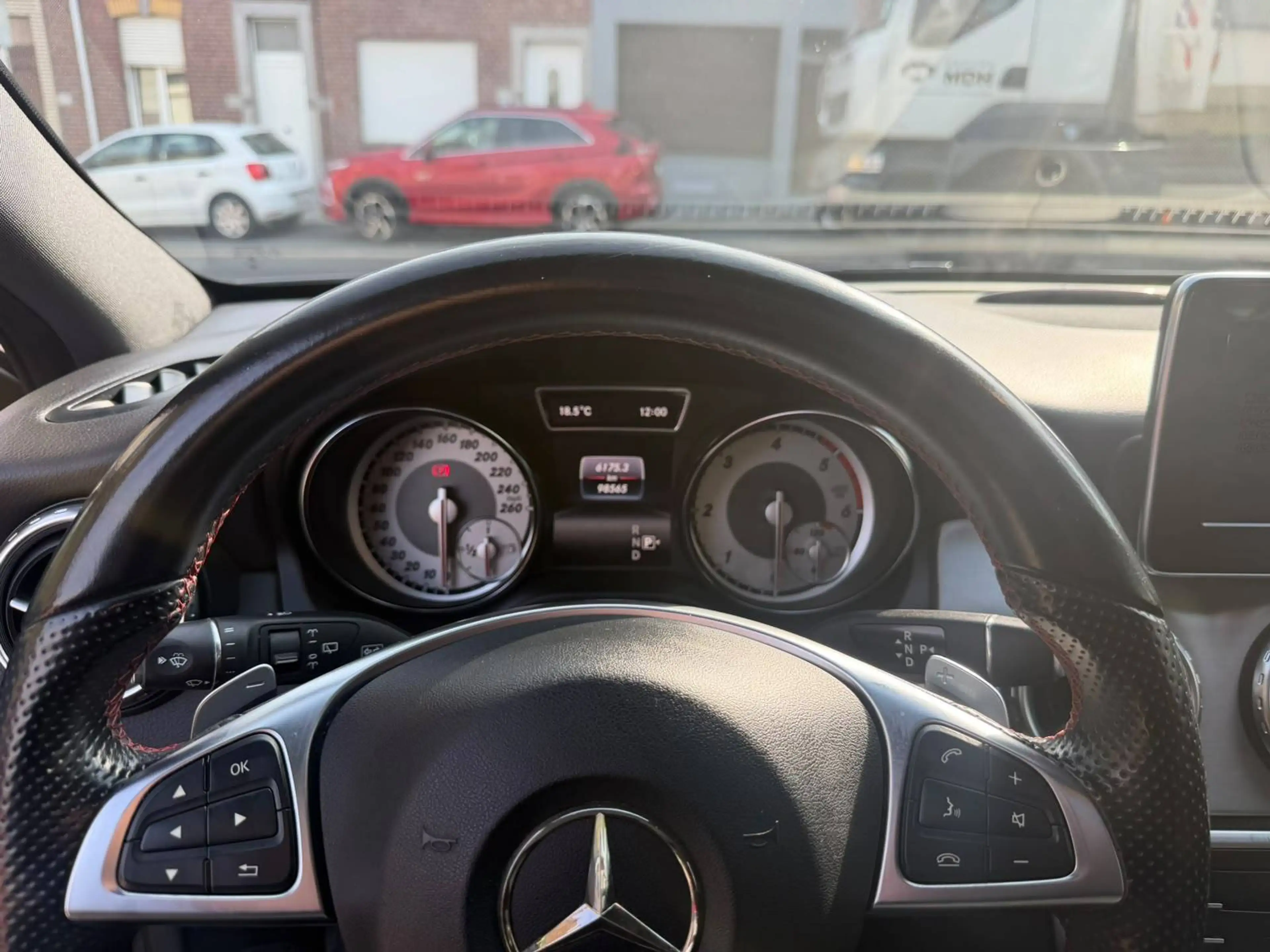 Mercedes-Benz GLA 200 200 d*AMG — photo 12