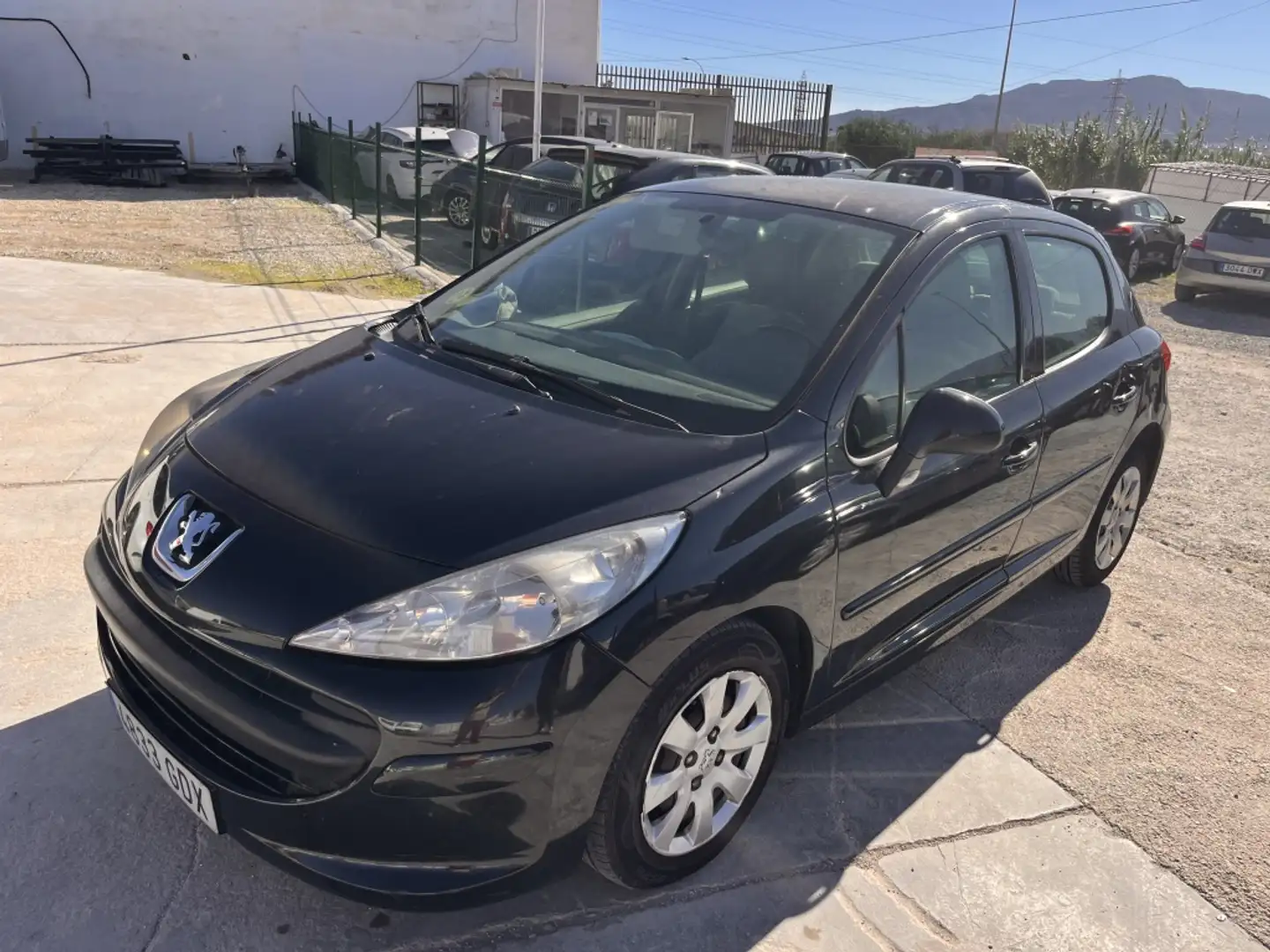 Peugeot 207 1.6 HDI Premium Negro - 1