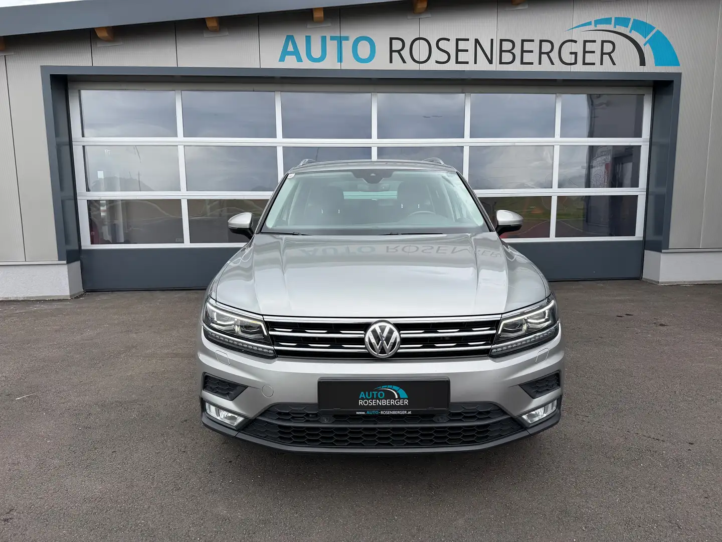 Volkswagen Tiguan Comfortline*TSI*RFK*LED*PDC*SHZ*NAVI*AHK*8fach*uvm Grau - 2
