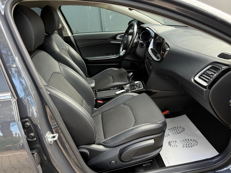 Kia Ceed SW / cee'd SW Sportswagon 1.0 T-GDi DynamicPlusLine/Navi/Carplay — photo 12