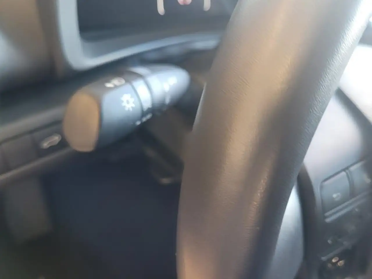Toyota C-HR Premium + Safety Pack, миниатюра 9