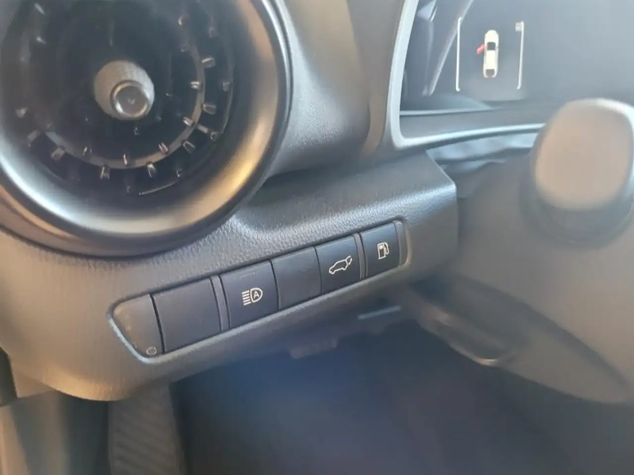Toyota C-HR Premium + Safety Pack, миниатюра 8