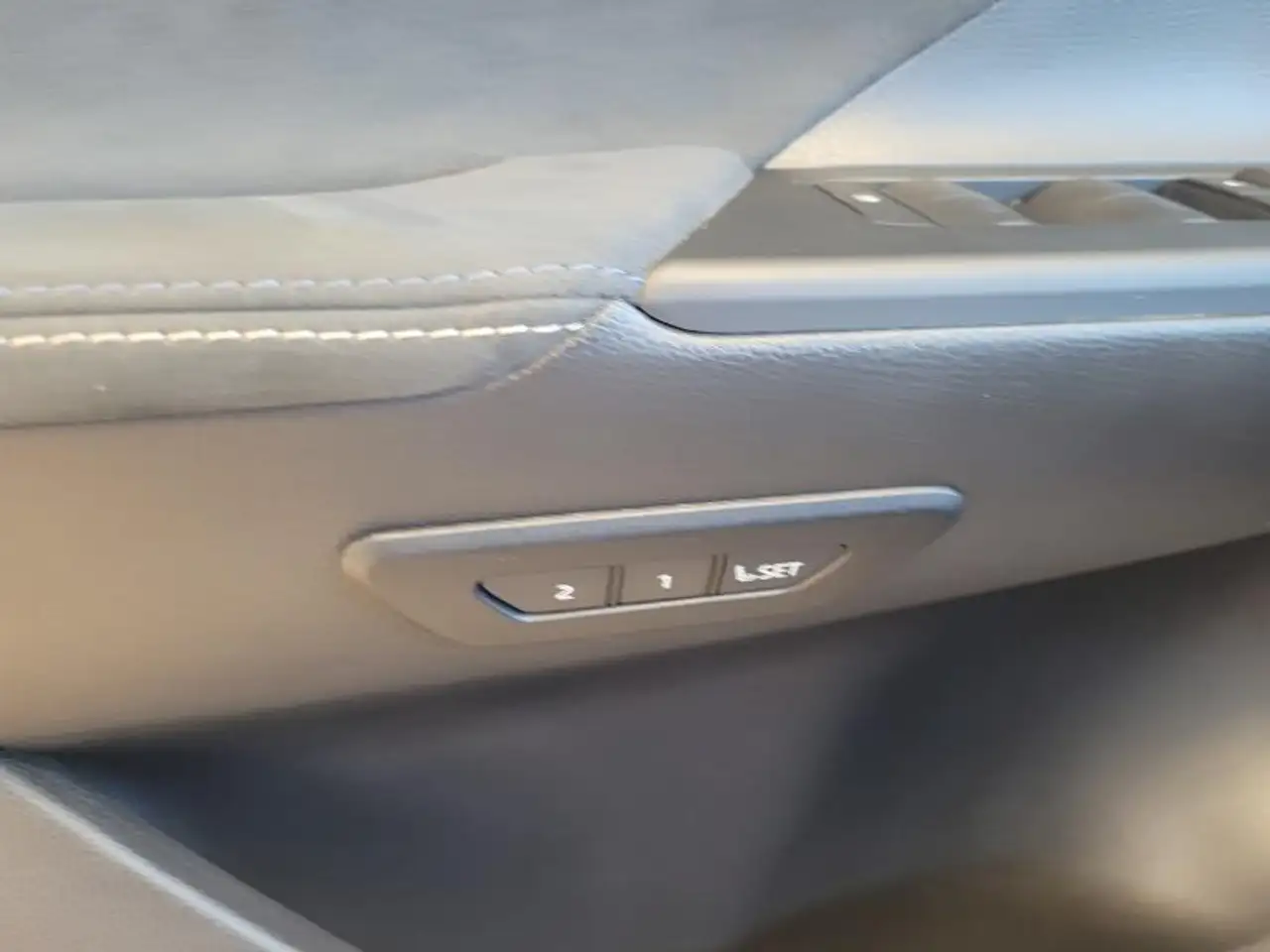 Toyota C-HR Premium + Safety Pack, миниатюра 18