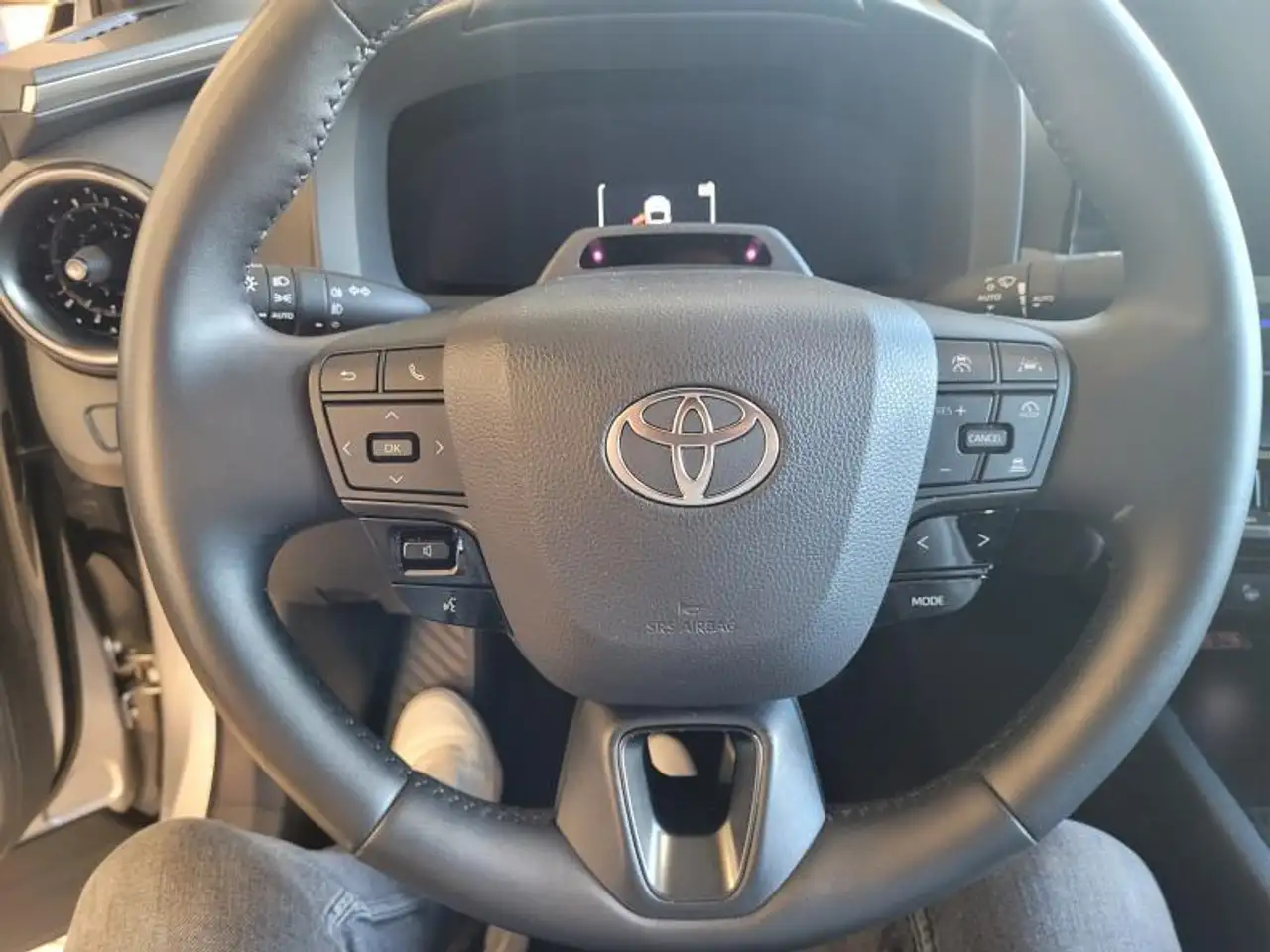 Toyota C-HR Premium + Safety Pack, миниатюра 11