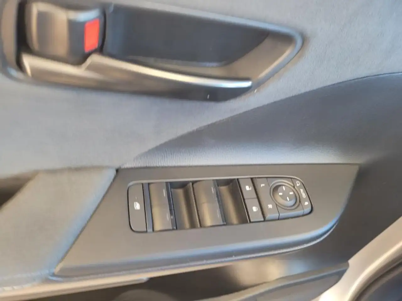 Toyota C-HR Premium + Safety Pack, миниатюра 7