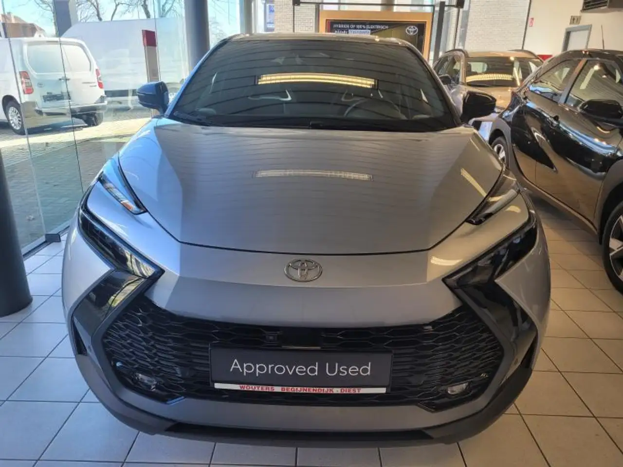 Toyota C-HR Premium + Safety Pack, миниатюра 3