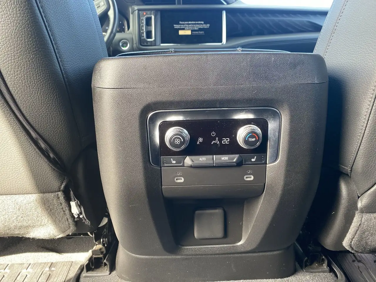 GMC Yukon снимка GMC Yukon