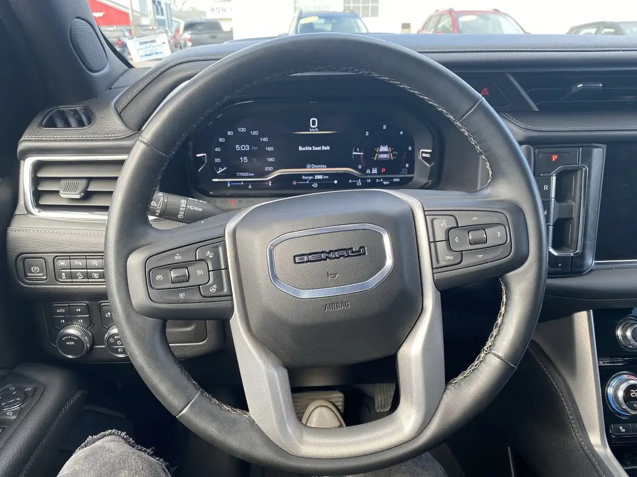 GMC Yukon снимка GMC Yukon