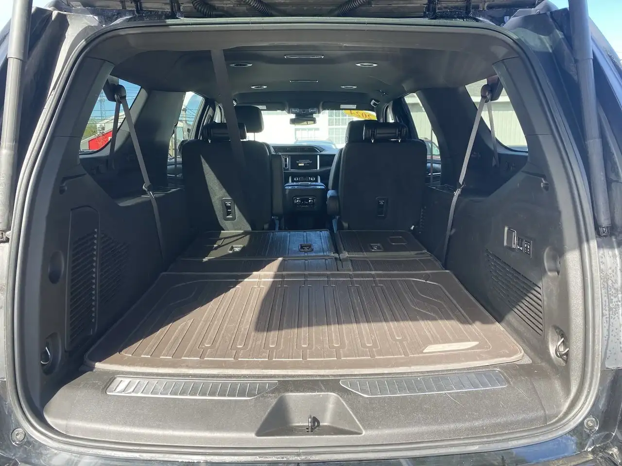 GMC Yukon снимка GMC Yukon