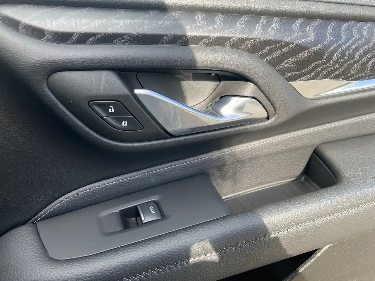 GMC Yukon снимка GMC Yukon