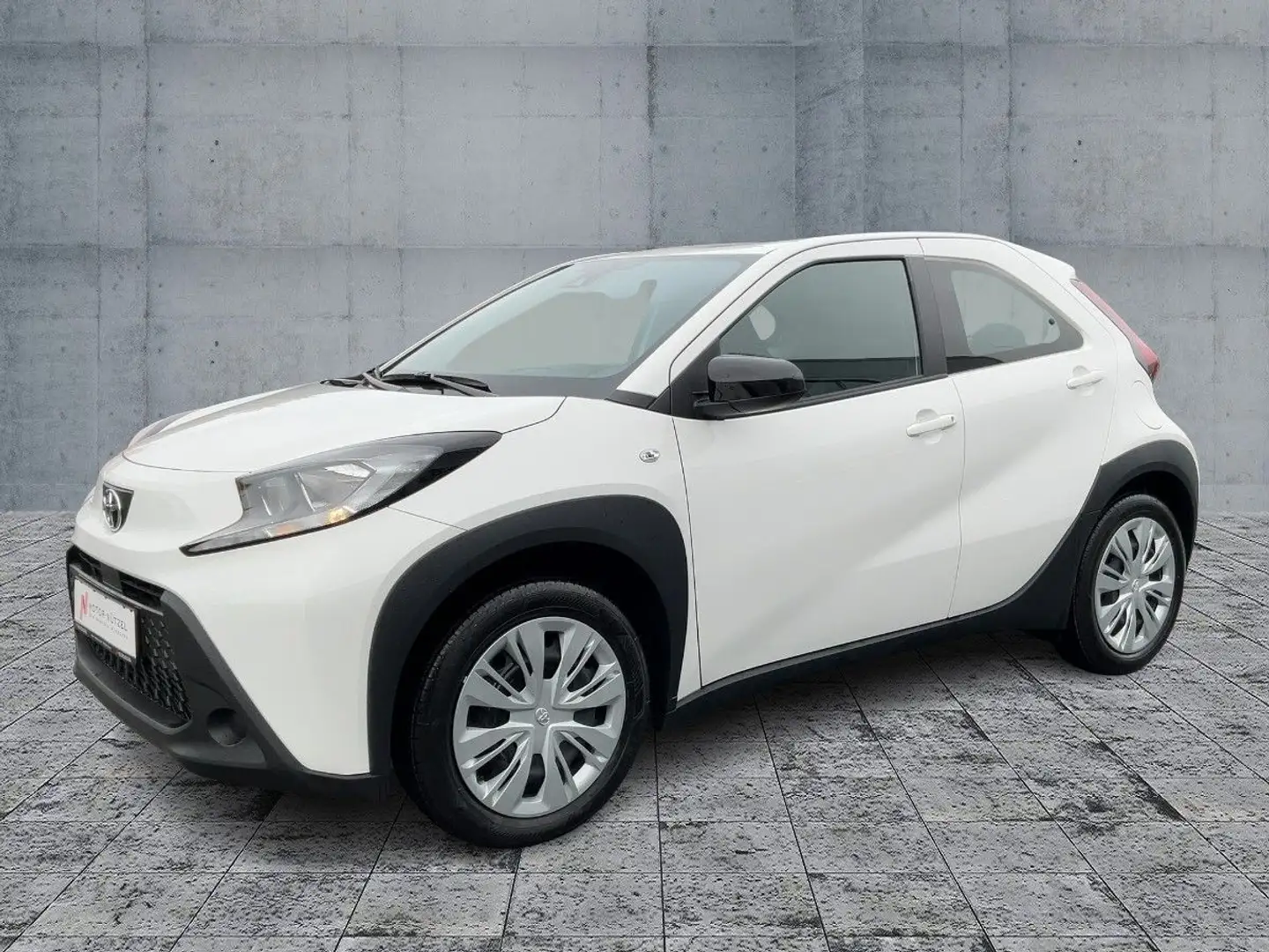 Toyota Aygo X 1.0VVT-i BUSINESS EDITION ACC+APP+SHZ+RFK Wit - 2