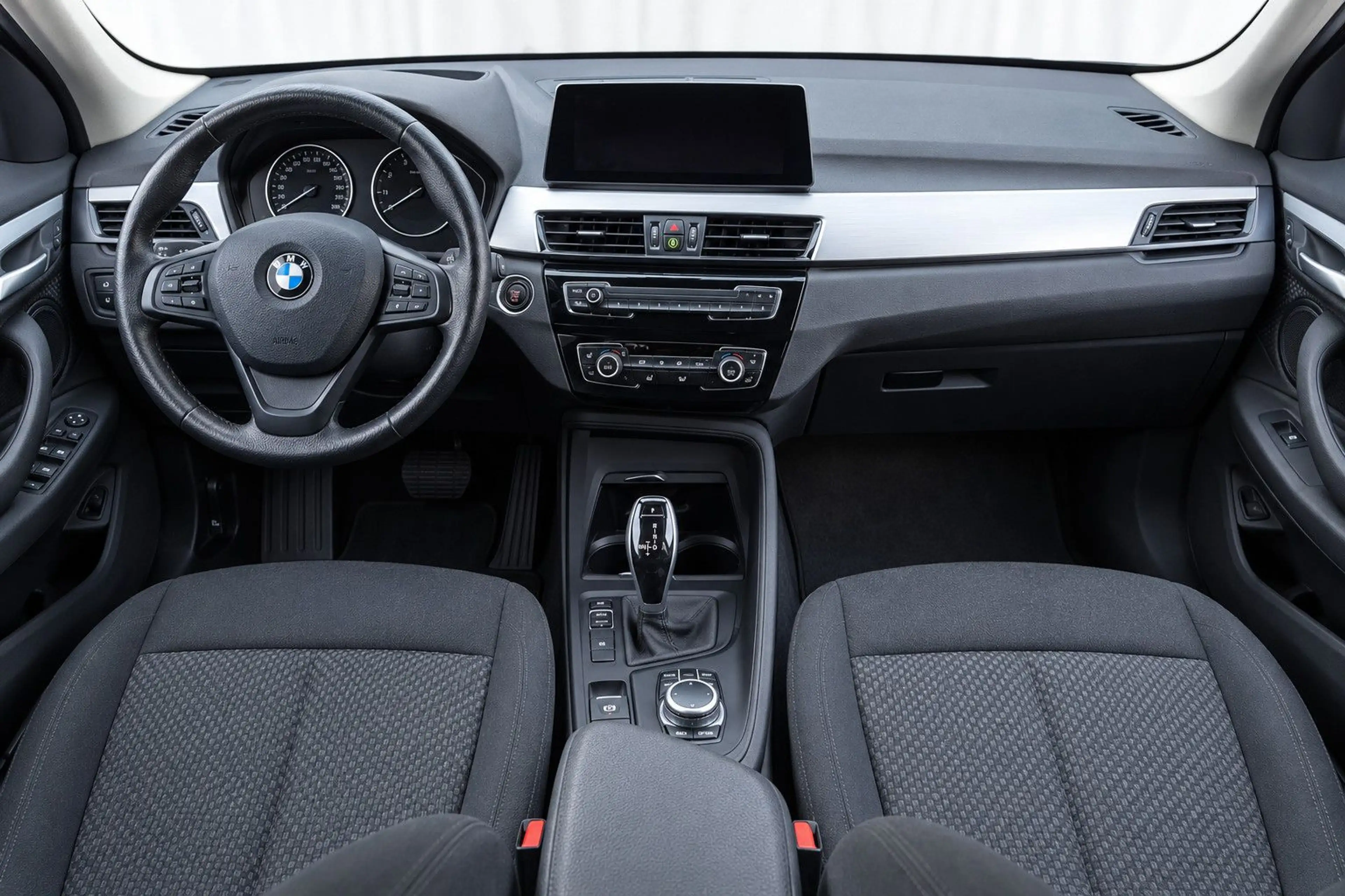 BMW X1 sDrive 18d HUD+AHKPL+E-HECKKLAPPE+ACC+SRuWR — photo 9