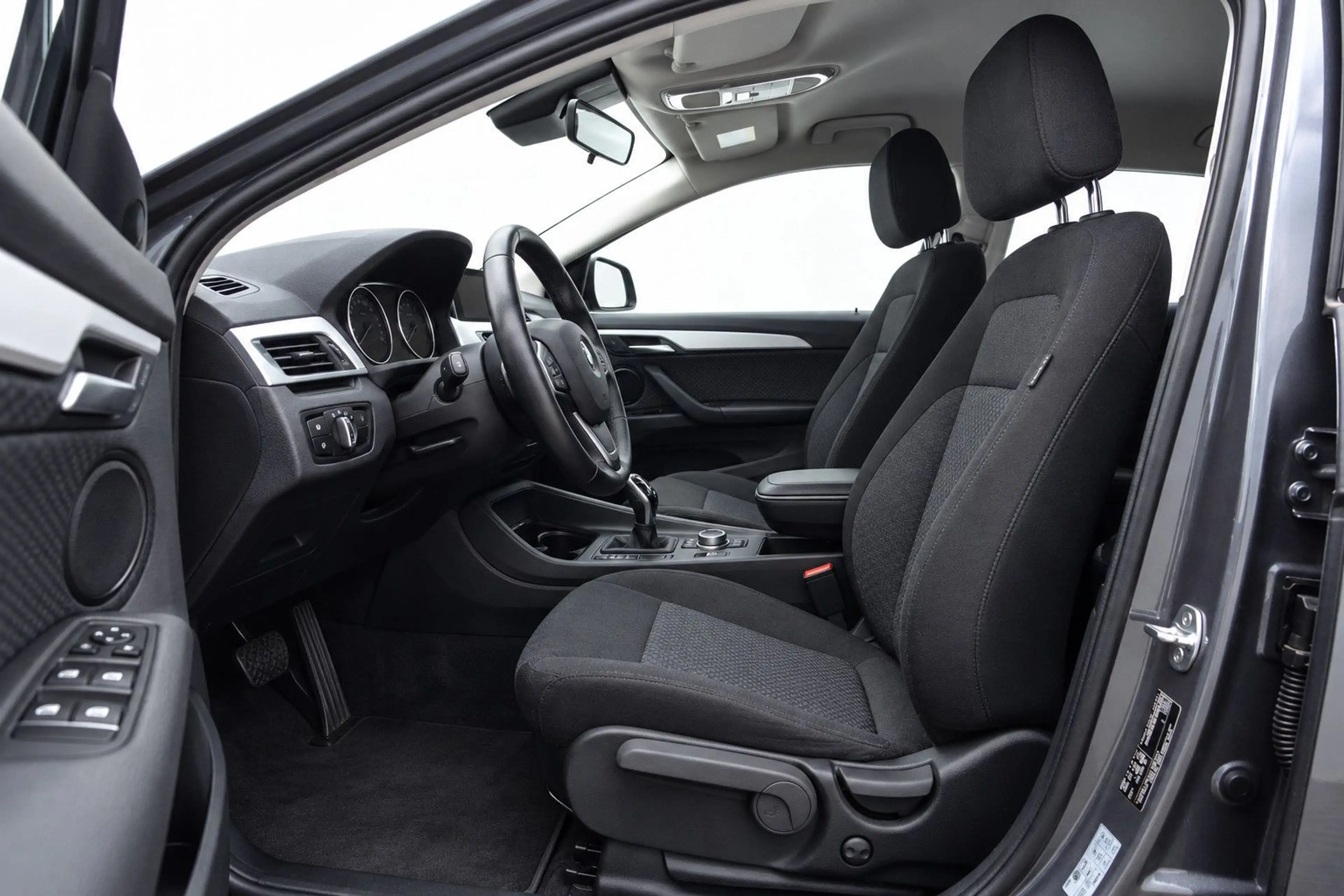 BMW X1 sDrive 18d HUD+AHKPL+E-HECKKLAPPE+ACC+SRuWR — photo 10
