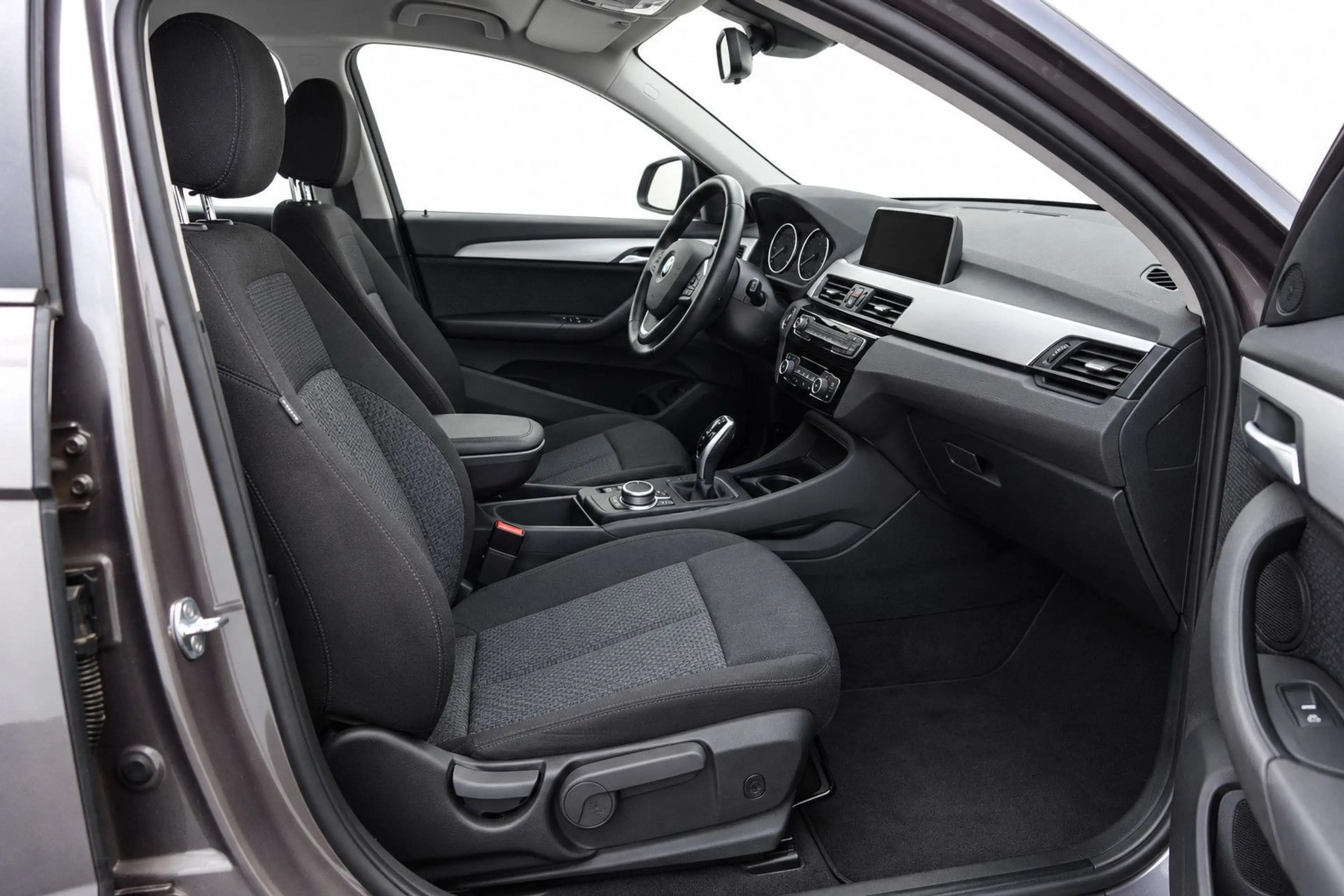 BMW X1 sDrive 18d HUD+AHKPL+E-HECKKLAPPE+ACC+SRuWR — photo 14
