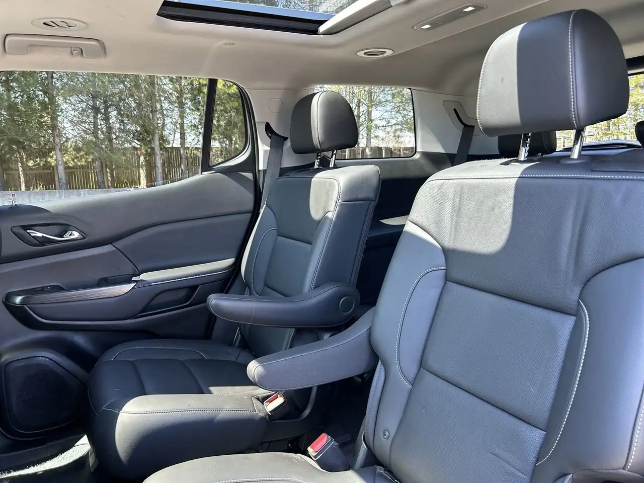 GMC Acadia снимка GMC Acadia