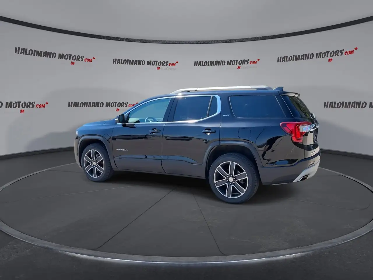 GMC Acadia снимка GMC Acadia