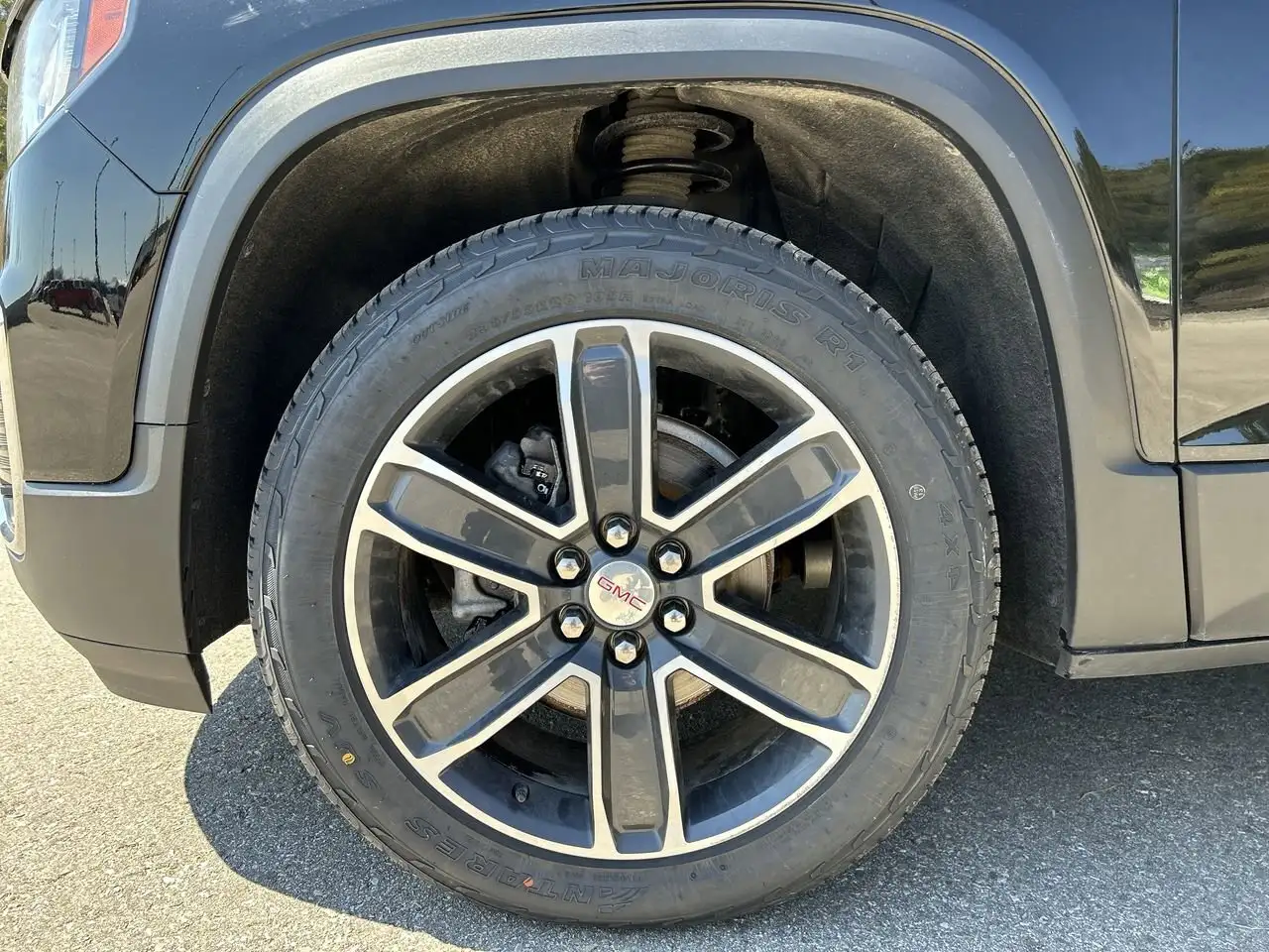 GMC Acadia снимка GMC Acadia