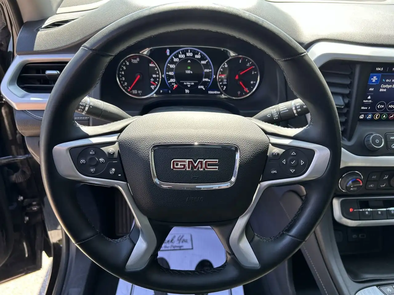 GMC Acadia снимка GMC Acadia