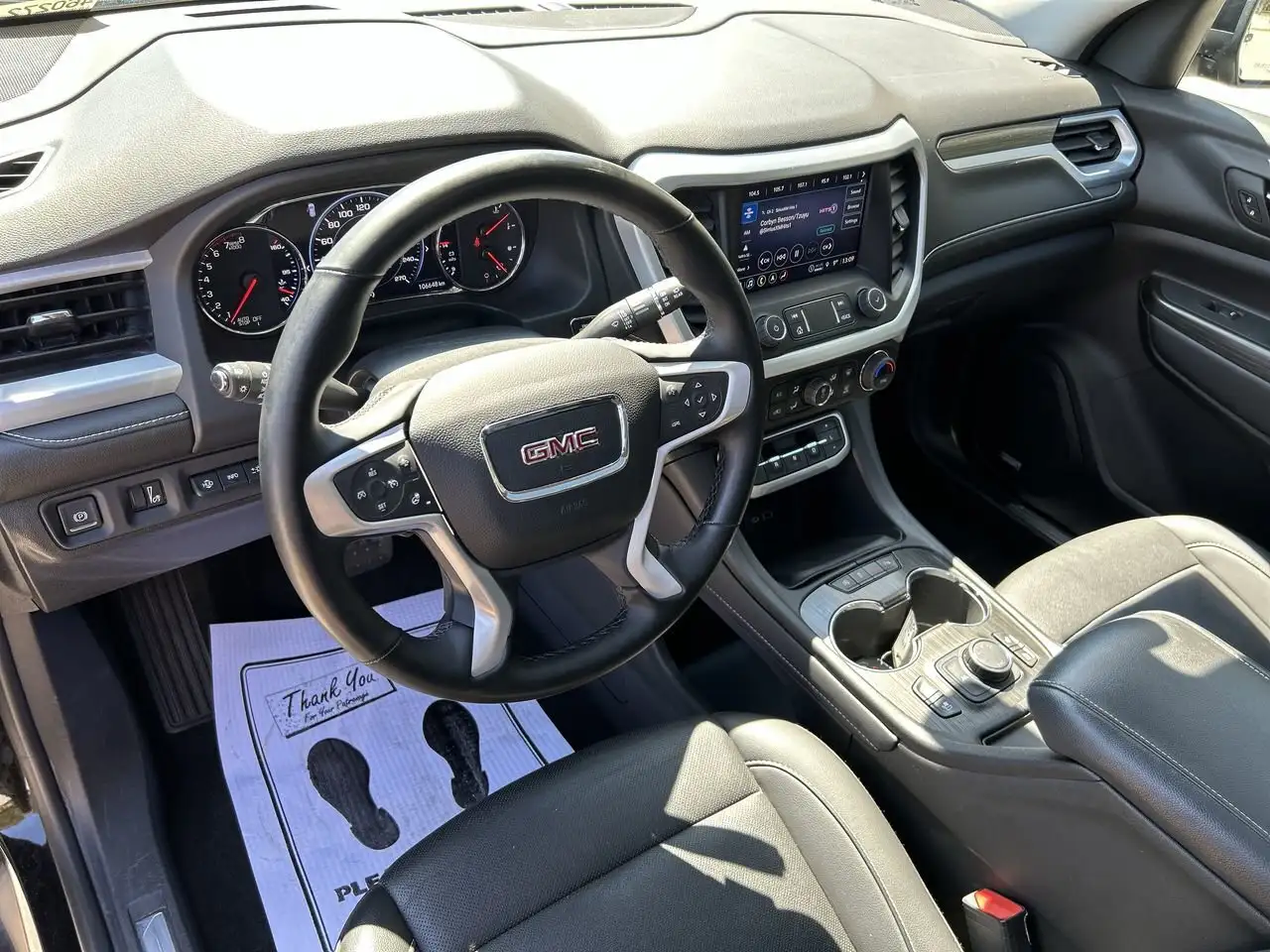 GMC Acadia снимка GMC Acadia