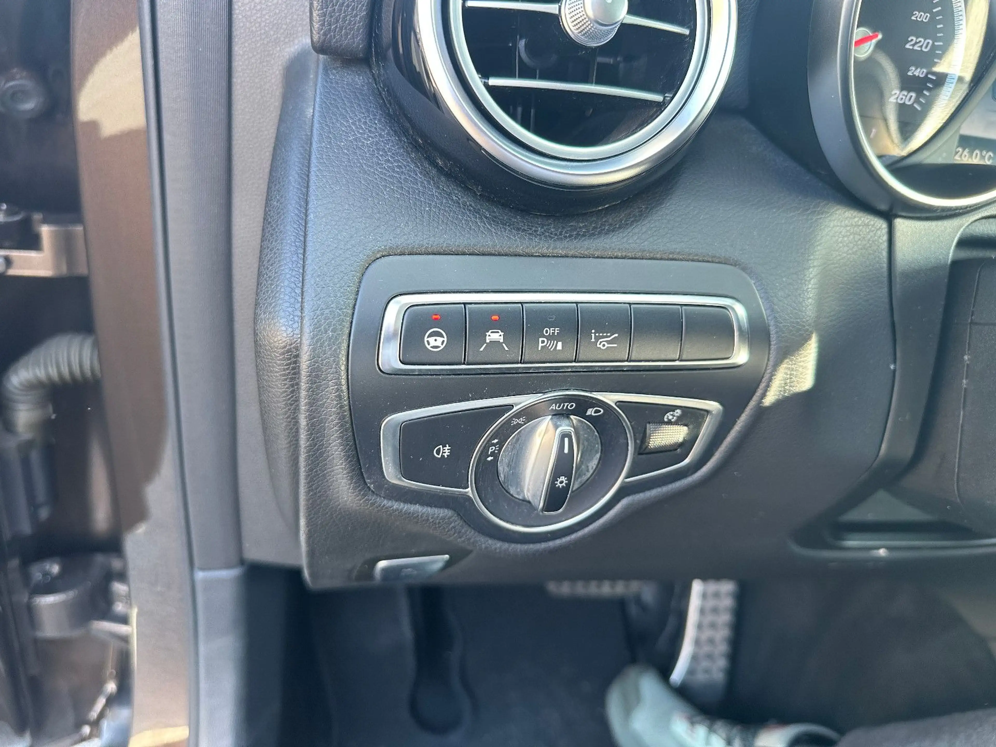 Mercedes-Benz GLC 250 4Matic AMG Burmester Memory Head-Up — photo 15