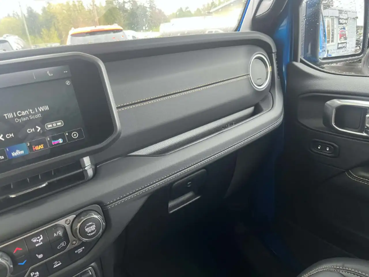Jeep Wrangler снимка Jeep Wrangler