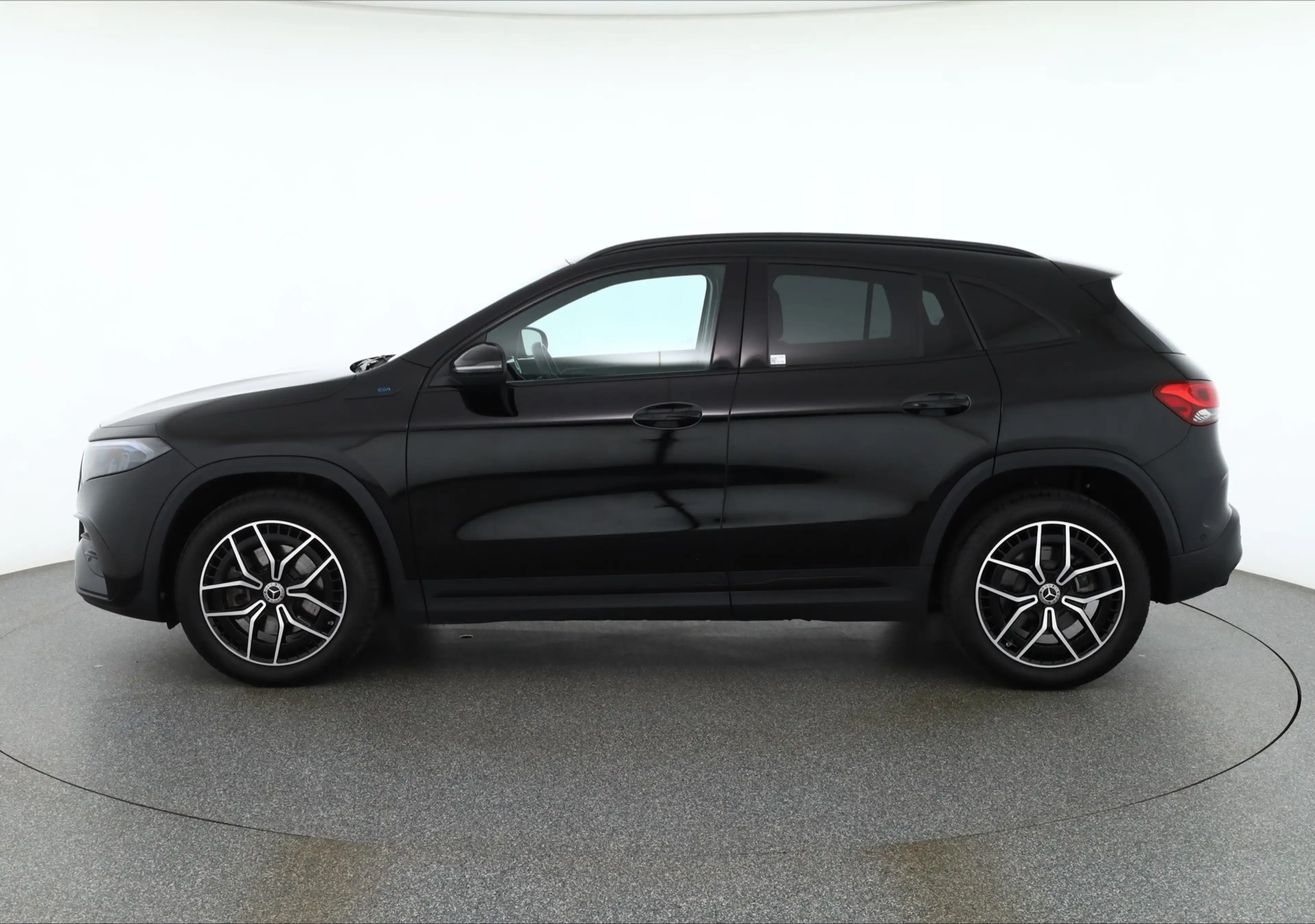 Mercedes-Benz EQA 250 AMG Line LED Navi Alcantara Kamera DAB — photo 2