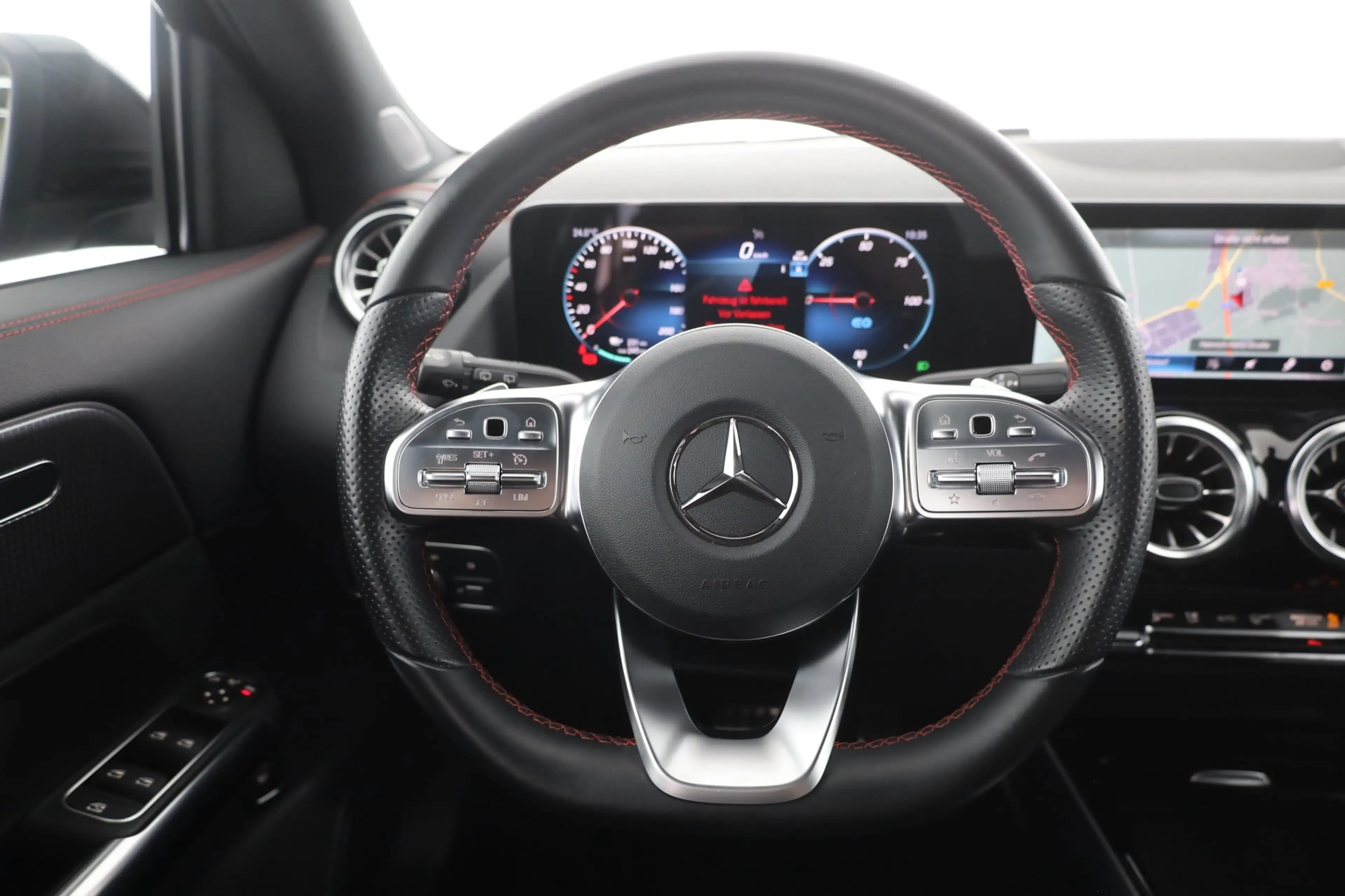 Mercedes-Benz EQA 250 AMG Line LED Navi Alcantara Kamera DAB — photo 14