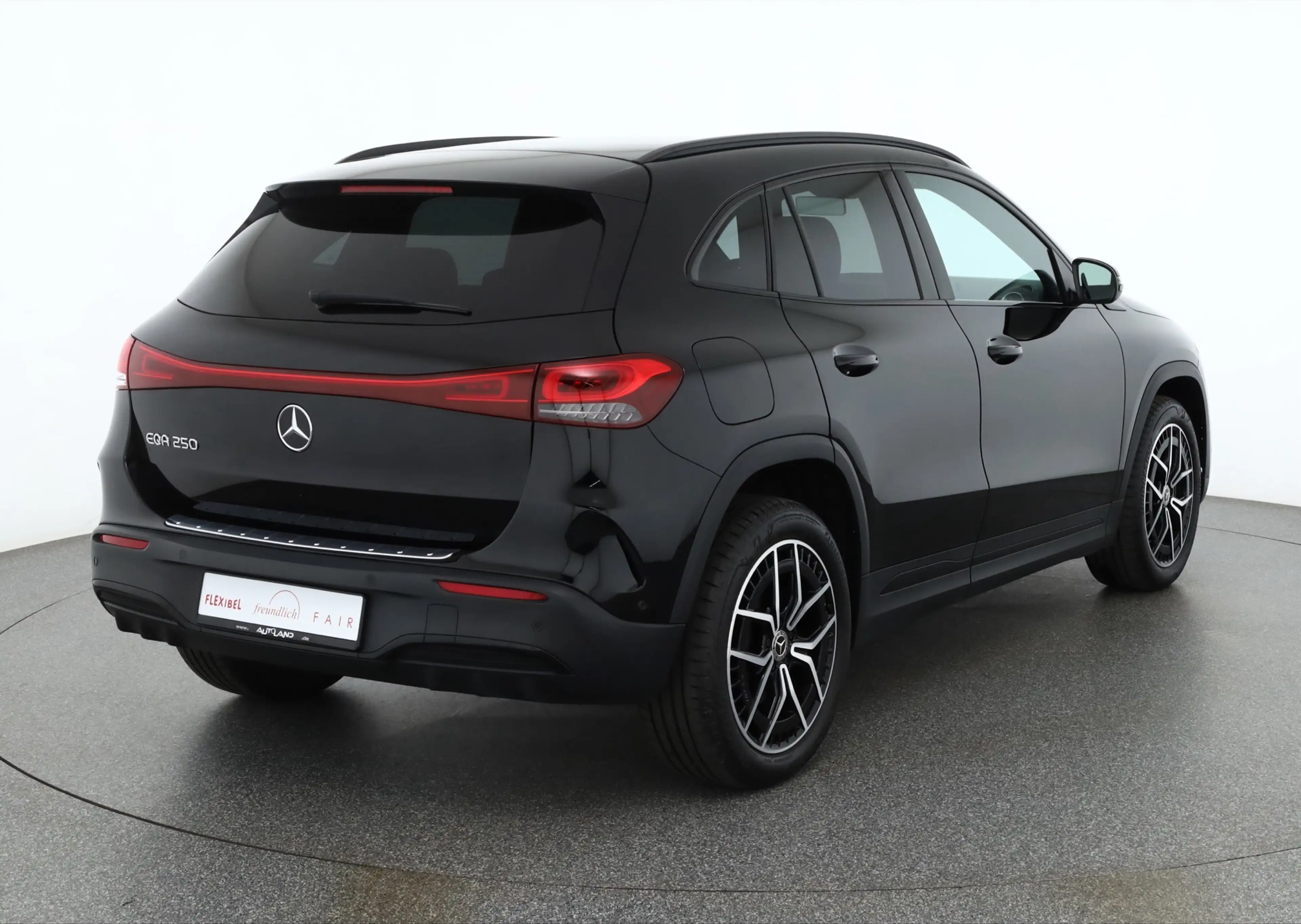Mercedes-Benz EQA 250 AMG Line LED Navi Alcantara Kamera DAB — photo 5
