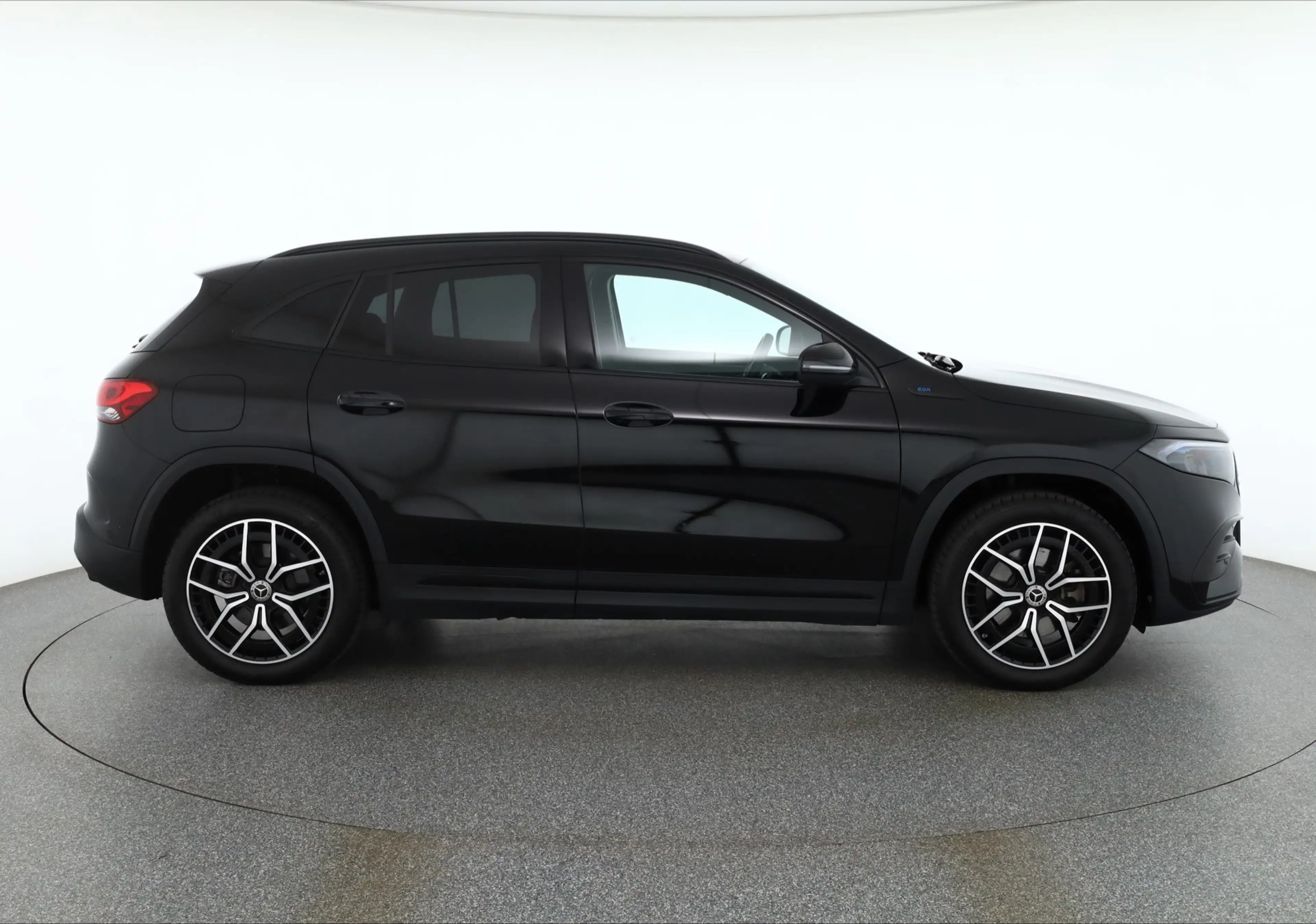 Mercedes-Benz EQA 250 AMG Line LED Navi Alcantara Kamera DAB — photo 6